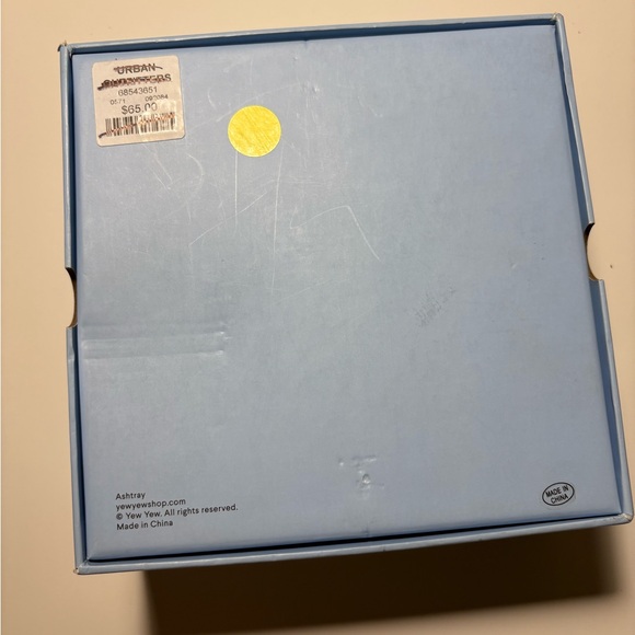 NWT Urban Outfitters Yew Yew Half-Circle Ashtray - Picture 4 of 12